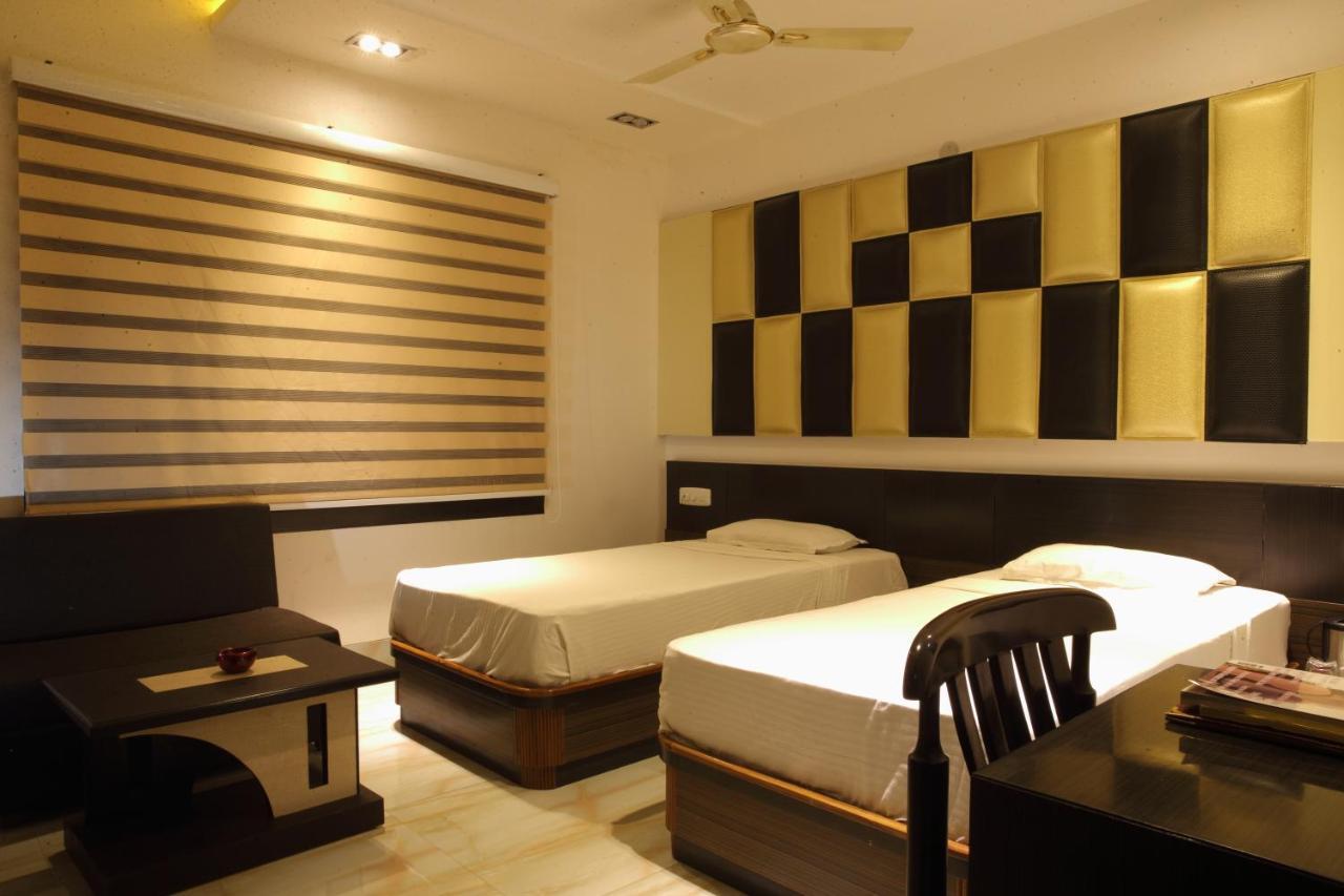 Nagpal Regency Hotel Ludhiana Exterior photo